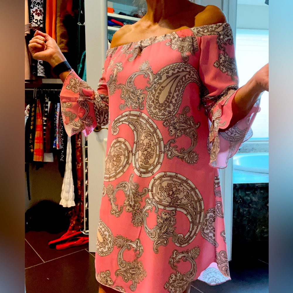 Pink and gray short off-the shoulder dress. Size S